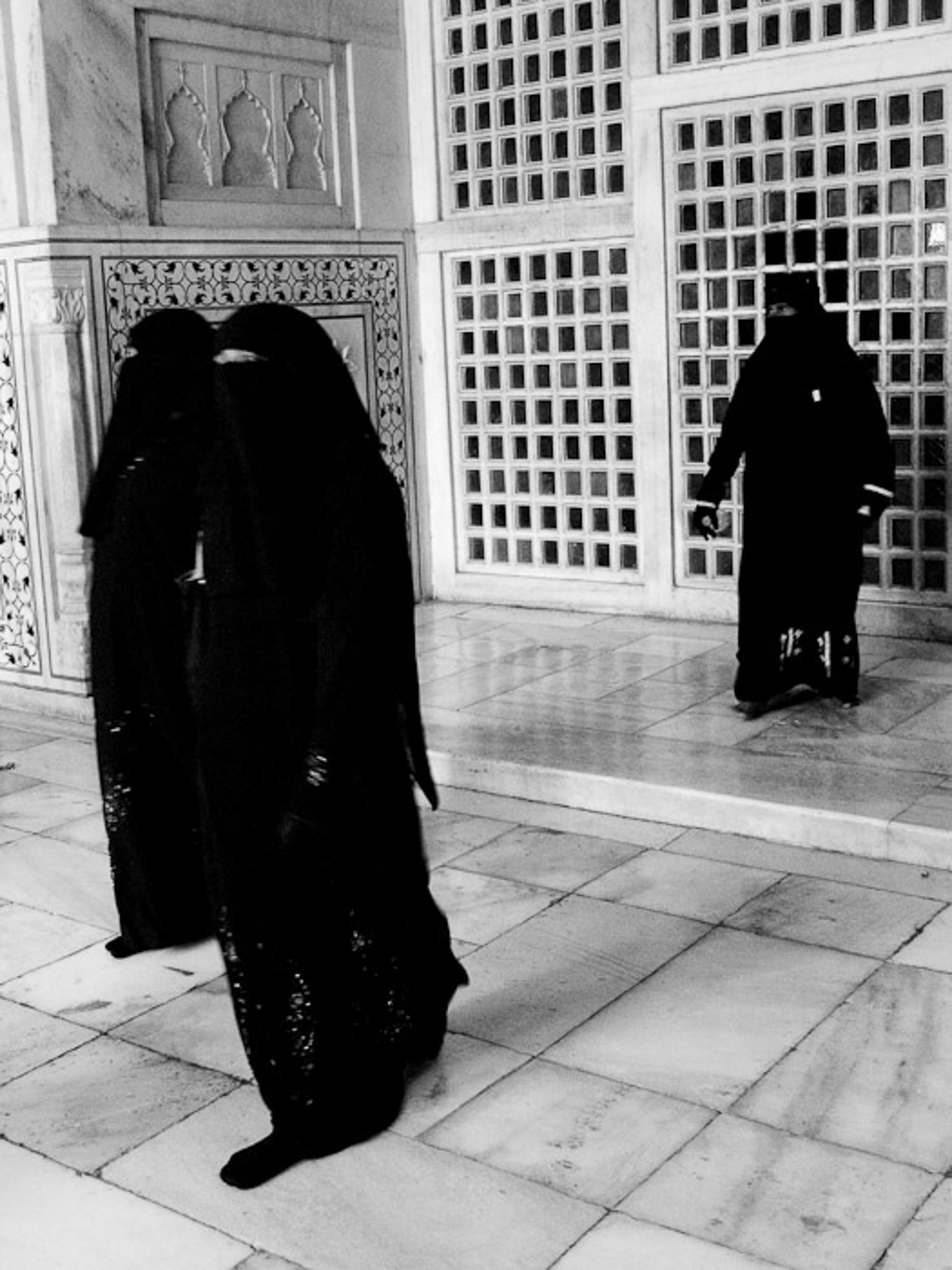 299216 3999146 india burqa