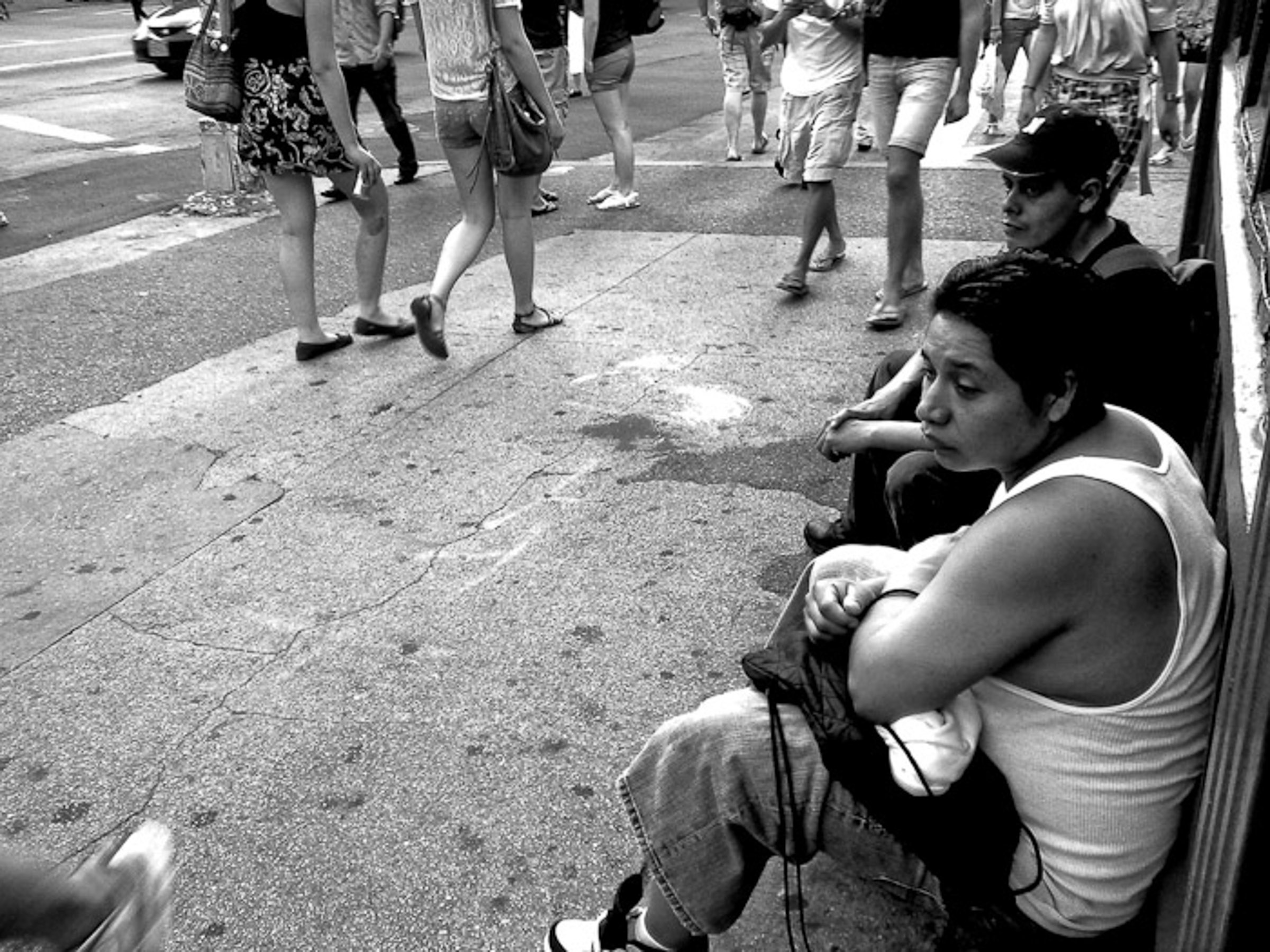 299214 3999135 new york city interactions sidewalk